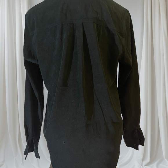 Women’s black button up suede textured collared blouse size Large - Picture 2 of 2